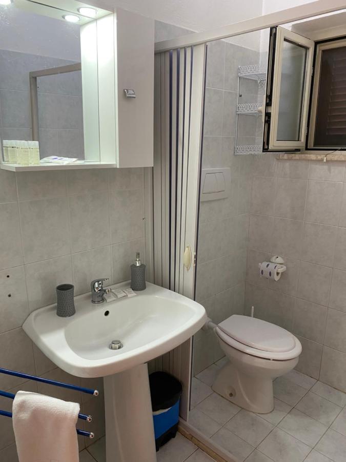 Apartment Shower,1132896912:JPEG