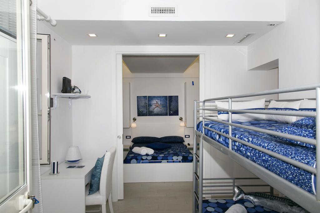 Camera Familiare con Bagno Privato