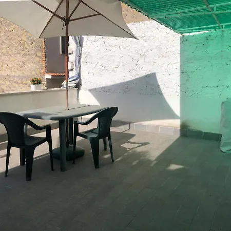 Rosy House-2